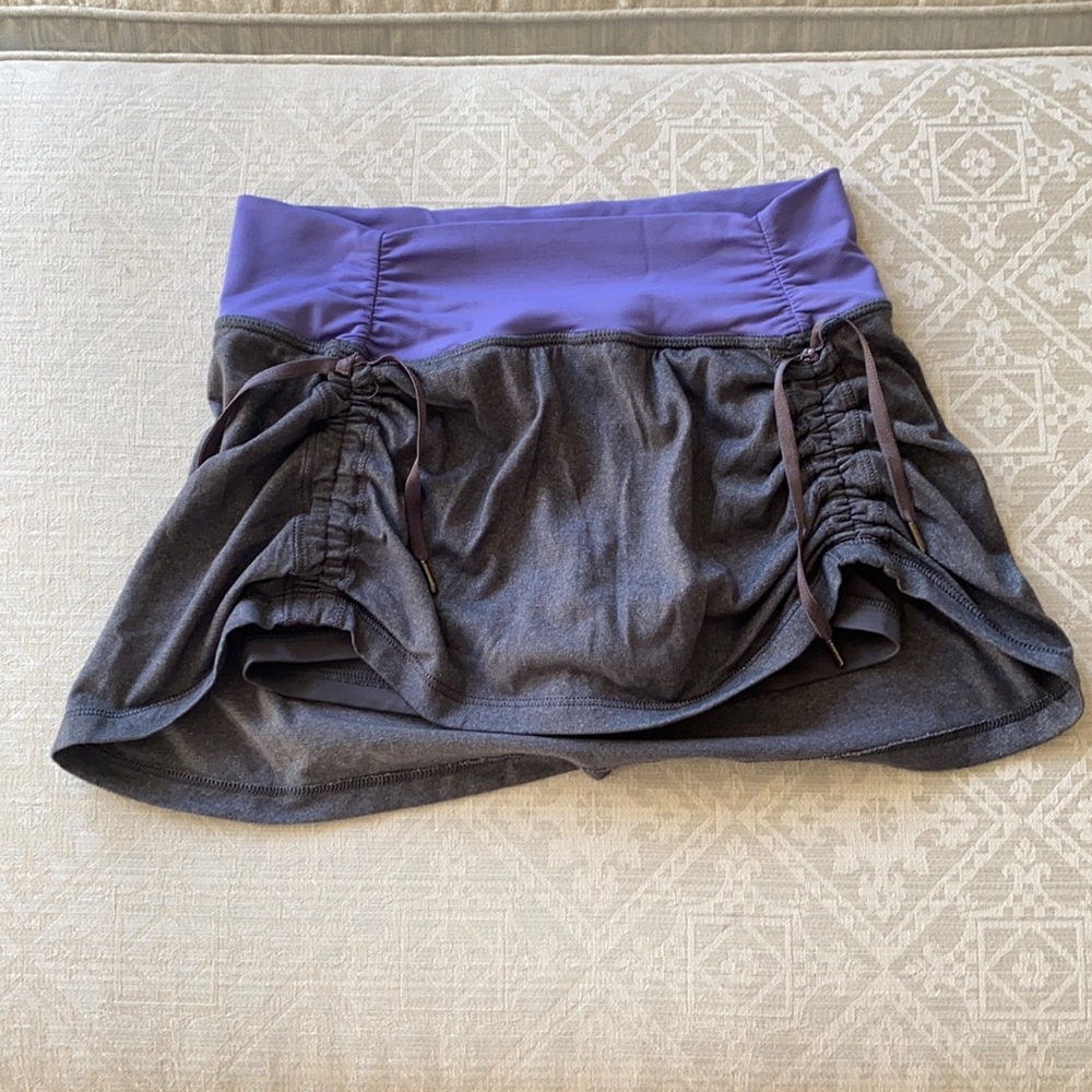 Lululemon exercises skirt